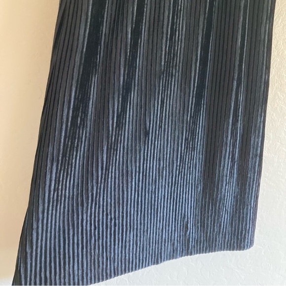 NWT NY Collection Black Velvet Pleated Midi Skirt Petite Medium - Picture 5 of 7